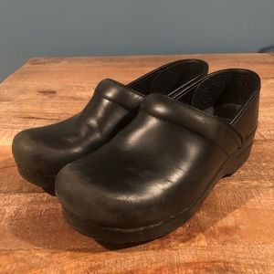 Size 9 Used Black Dansko Clogs